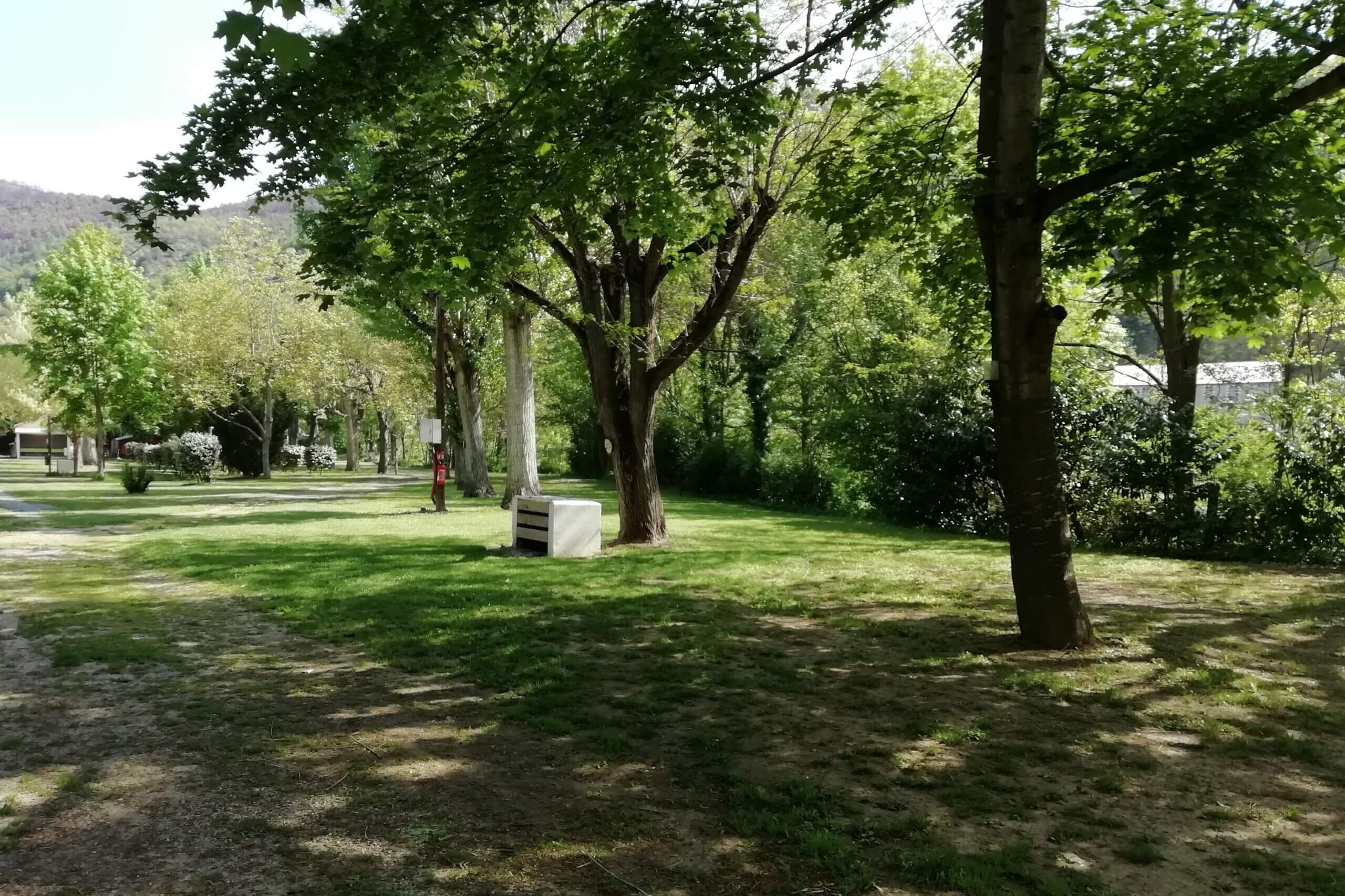 emplacement tente caravane et camping-car au camping le pont à Rivière-sur-Tarn