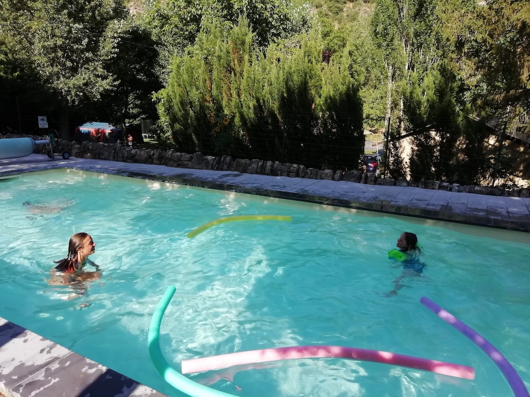 Piscine du camping du pont à Rivière-sur-Tarn