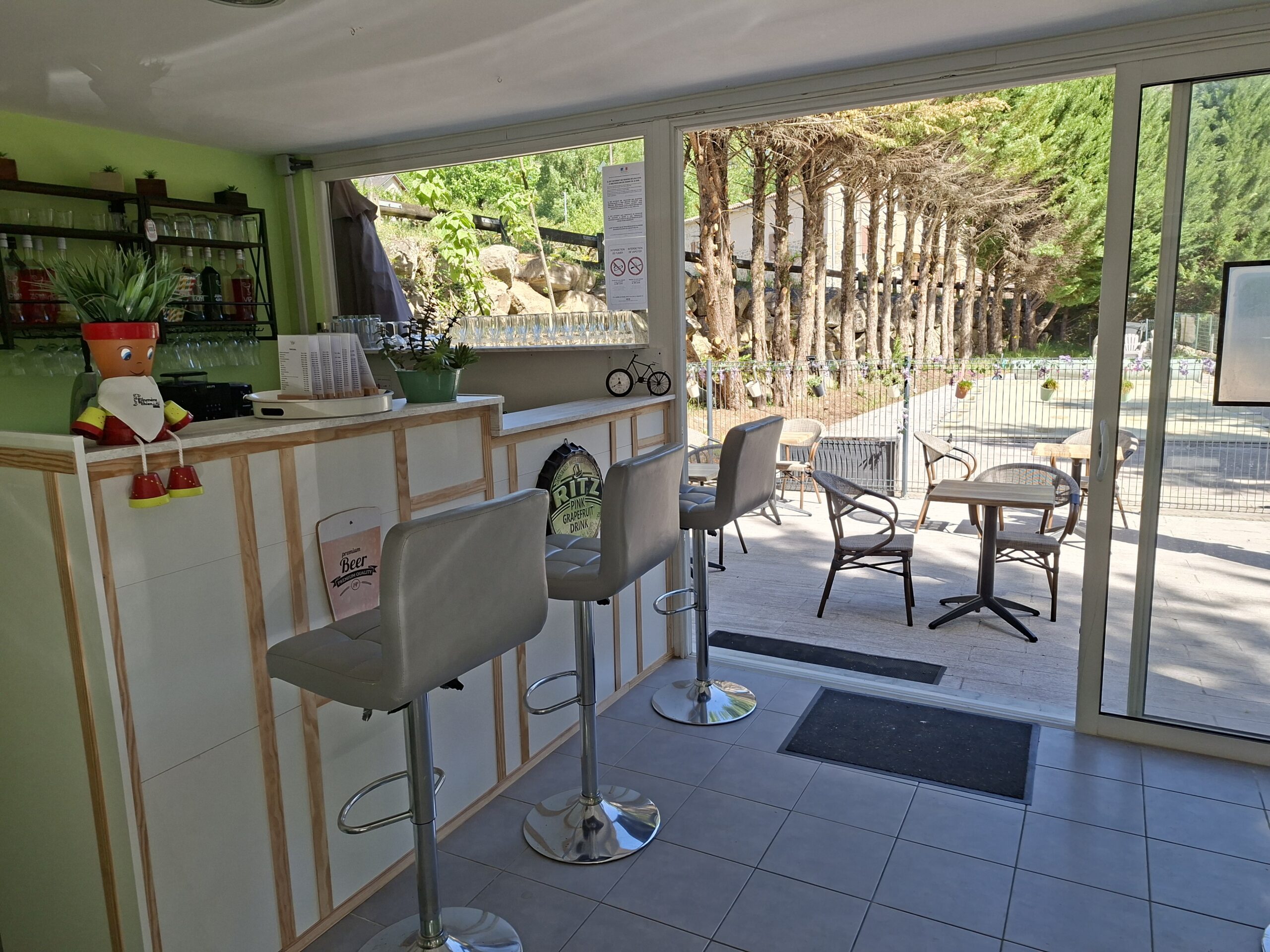Bar du camping le pont à rivière-sur-tarn
